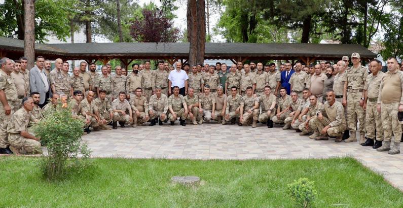 Vali Canalp, güvenlik korucularıyla bir araya geldi