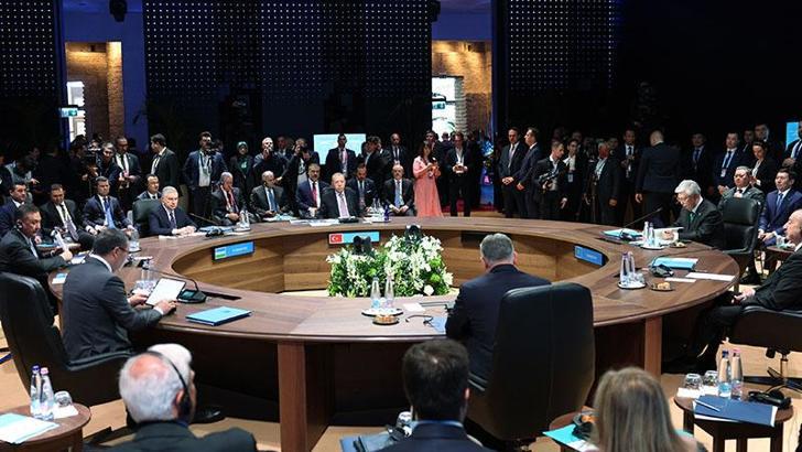 TDT Budapeşte Gayriresmi Zirvesi Bildirisi'nde, KKTC'nin Türk dünyasının ayrılmaz parçası olduğu vurgulandı