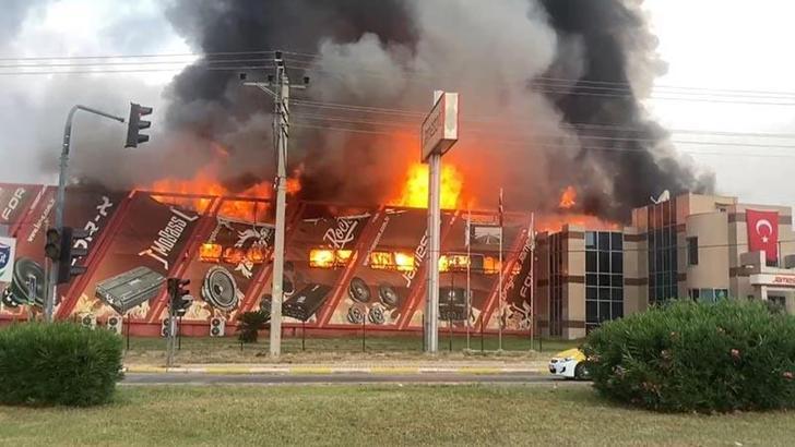 Mersin'de elektronik eşya fabrikasında çıkan yangına ilişkin soruşturma sürüyor