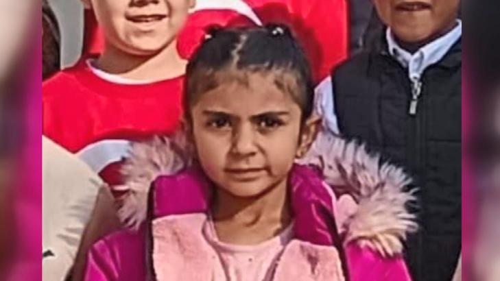 Babasının kullandığı traktörün altında kalan 7 yaşındaki Nur, toprağa verildi