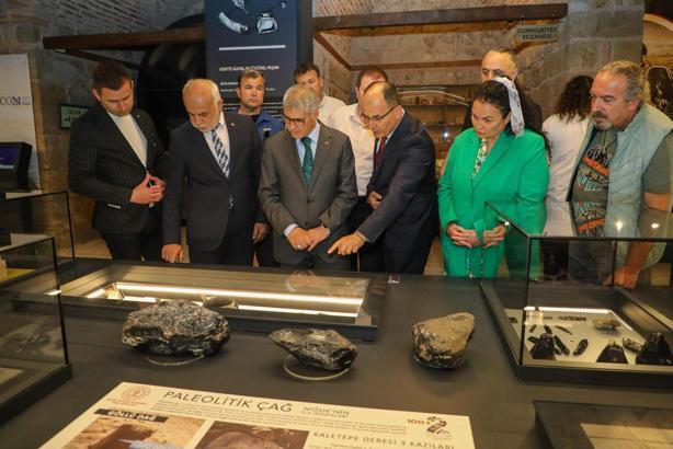 Niğde'de Obsidiyen Sergisi ziyarete açıldı