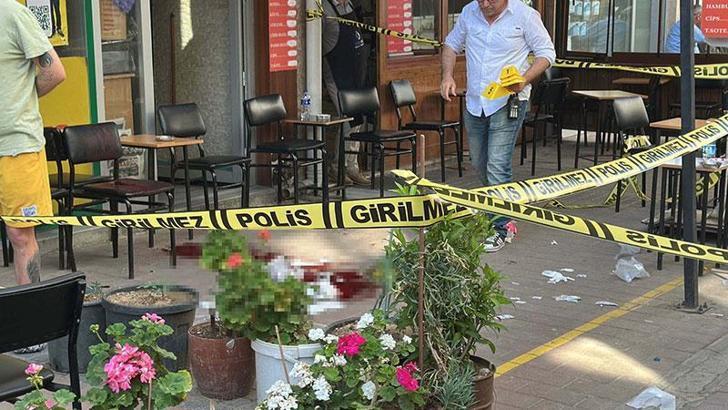 Çay ocağında oturan husumetlisini bıçakladı