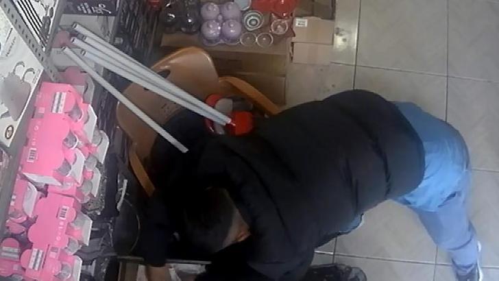 3 iş yerinden hırsızlık yaptı, ‘adres sormak için girdim’ dedi