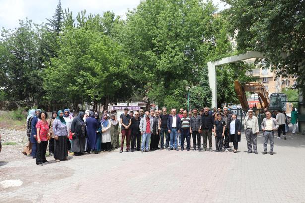 ‘Yerinde dönüşüm’ projesi ile inşa edilecek binanın ortak alana yapılmasına izin vermediler