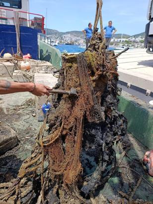 Bodrum'da denizden 30 ton katı atık çıktı