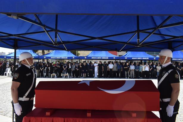 Kalp krizi sonucu ölen polise cenaze töreni