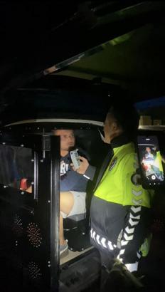 Kaza yapan alkollü sürücü arkadaşını çağırıp suçu üstlenmesini istedi