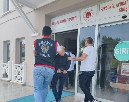 Fethiye'de AK Parti İlçe Başkanlığı'na taşla saldıran şüpheli tutuklandı