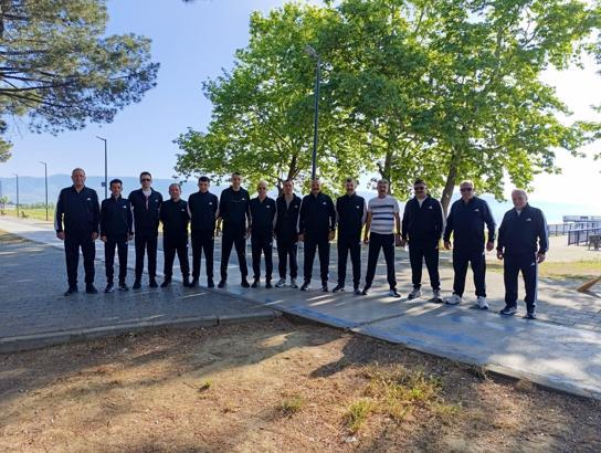 Bursa'nın Orhangazi ilçesinde zabıta ekipleri, yoğun iş temposuna sporla hazırlanıyor