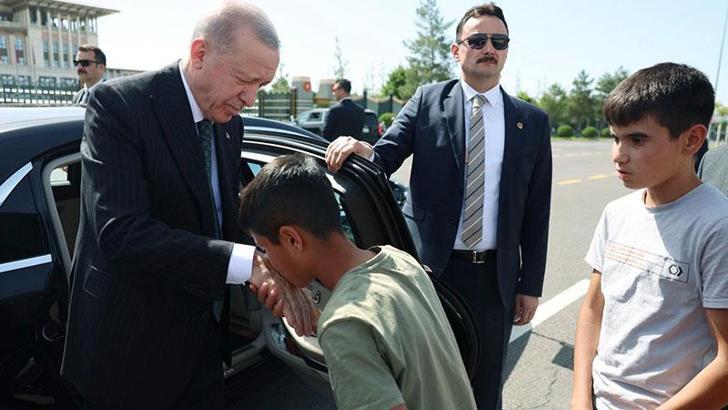 Cumhurbaşkanı Erdoğan, Adıyamanlı çocuklarla bir araya geldi