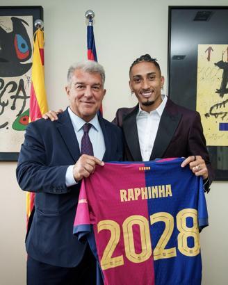 Barcelona, Raphinha’nın sözleşmesini 2028 yılına kadar uzattı