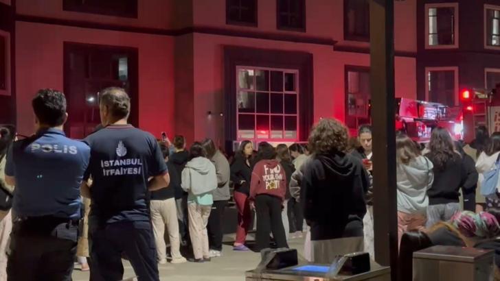 İstanbul- Tuzla’da, öğrenci yurdundaki yangın panik yarattı