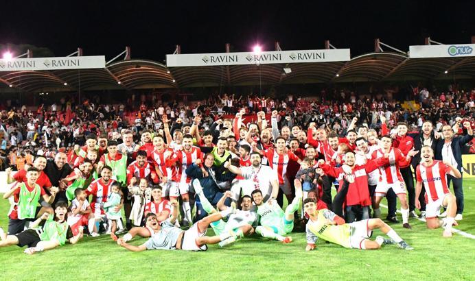 Balıkesirspor şampiyonluk için sahada