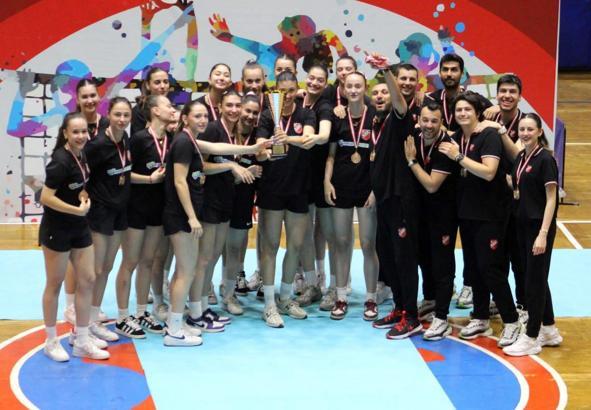 Karşıyaka'nın kızları Türkiye üçüncüsü