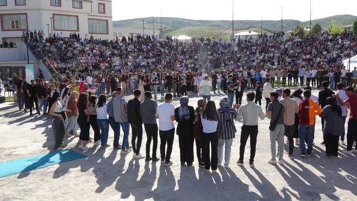 Bitlis Eren Üniversitesi öğrencileri sınavlar öncesi eğlendi
