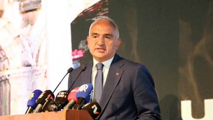 Bakan Ersoy: Temel hedef, 81 ilde 12 ay turizm