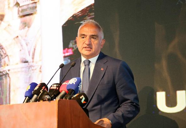 Bakan Ersoy: Temel hedef, 81 ilde 12 ay turizm