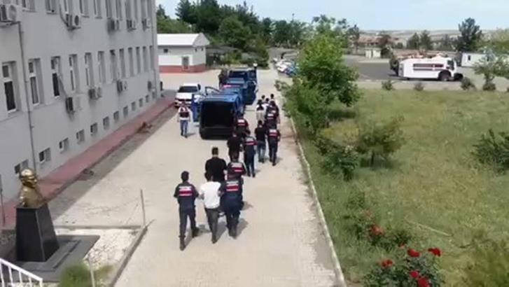 Sosyal medyada dolandırıcılık yapan 2 şüpheli tutuklandı