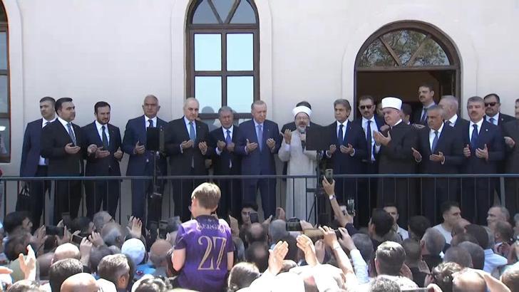Cumhurbaşkanı Erdoğan, Gümrükçü İshak Ağa Camisi’nin açılış törenine katıldı