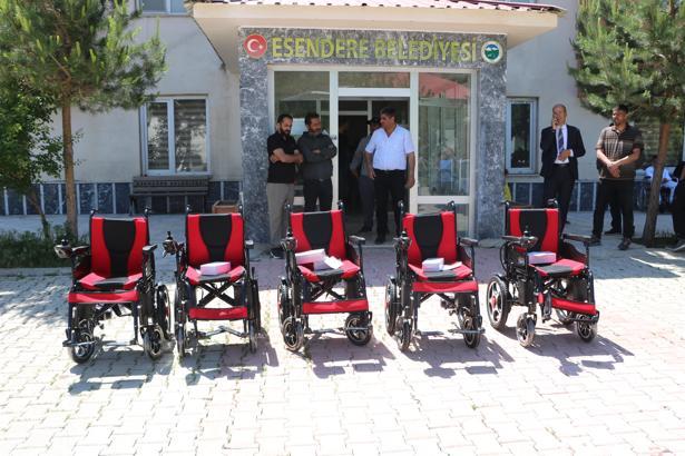 Esendere Belediyesi, 70 vatandaşa akülü araç desteğinde bulundu