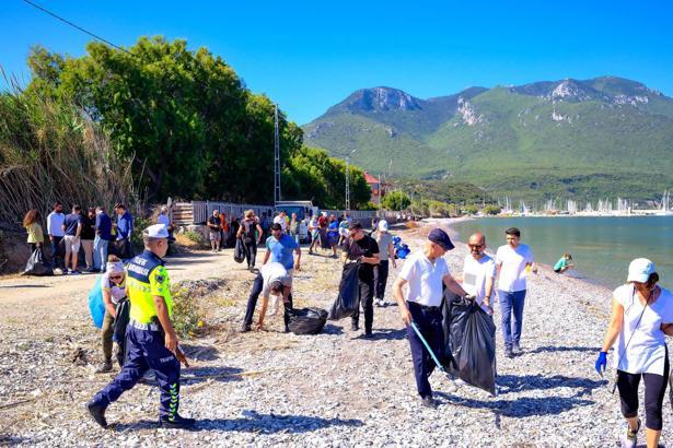 Datça'da Antik Karia Yolu'nda temizlik seferberliği: 5 ton atık toplandı