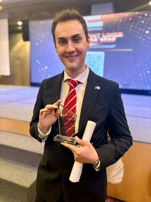 İstanbul - Minik yolcuya yapılan sürpriz, Sabiha Gökçen Havalimanı'na ödül getirdi