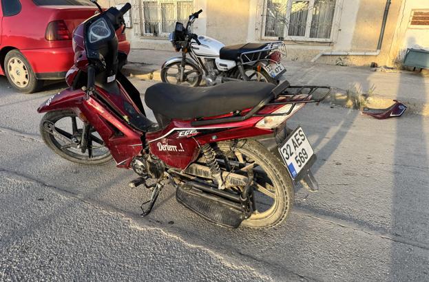 Otomobille çarpışan motosikletli yaralandı