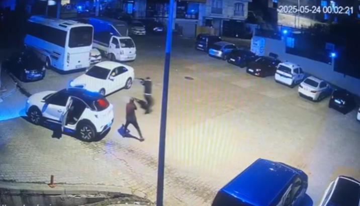 İstanbul- Kağıthane'de kalaşnikoflu saldırı kamerada; aracın önünü kesip kurşun yağdırdılar