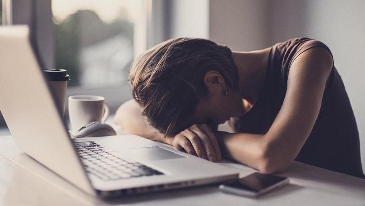 Araştırma: Uzun süre oturmak beyni küçültüyor