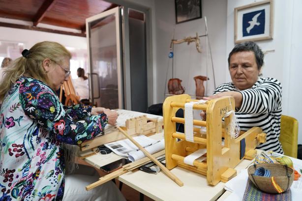 Çeşme Belediyesi'nden 60 yaş üstü vatandaşlar için kurs
