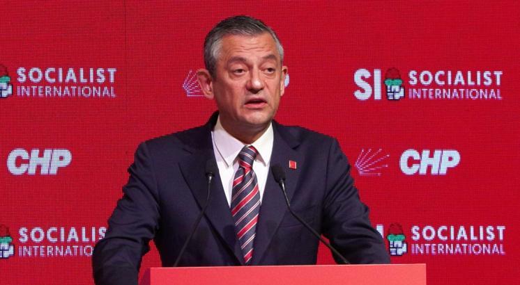 Özgür Özel Sosyalist Enternasyonal Konsey Toplantısı'nda konuştu