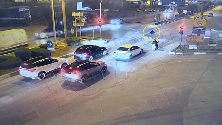 Osmaniye’de yürek ısıtan an;  duyarlı vatandaşın örnek davranışı kameralara yansıdı