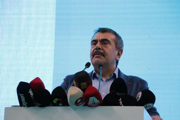 Bakan Tekin: Okuldaki bilgiyi beceriye dönüştürebilecekleri bir süreç oluşturalım istiyoruz