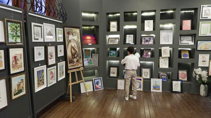 Çınar Uluslararası Kültür ve Sanat Derneği’nin yeni sergisi açıldı