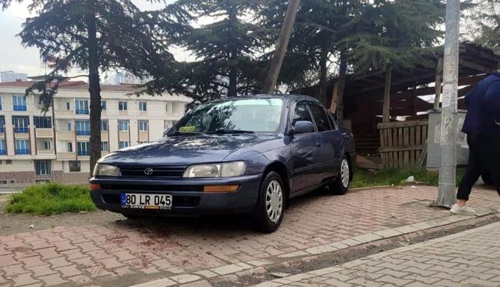 İstanbul - Esenyurt'ta park halindeki otomobili böyle çaldı
