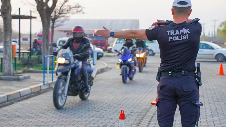 Kask takmayan 475 bin 976 motosiklet sürücüsüne işlem yapıldı