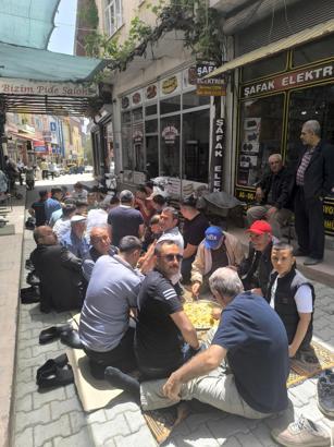 Sandıklı'da 'adak pilav' geleneği sürdürülüyor