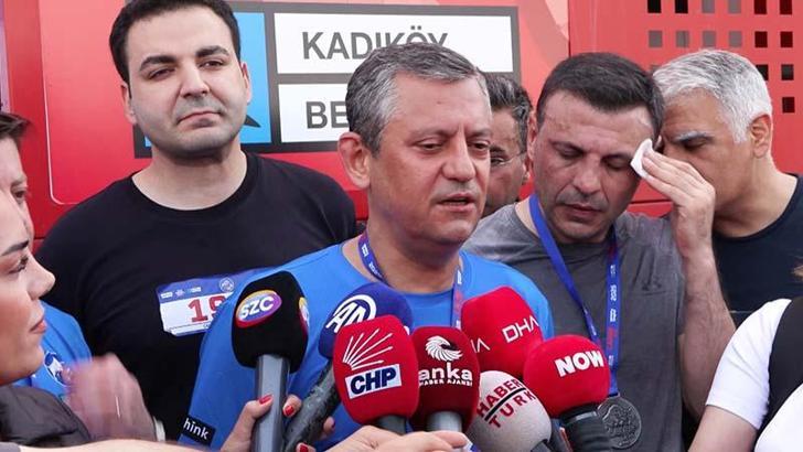 CHP Genel Başkanı Özgür Özel Kadıköy'deki Halk Koşusu'na katıldı