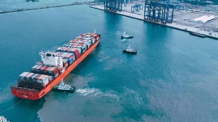 Hindistan'da konteyner gemisi battı