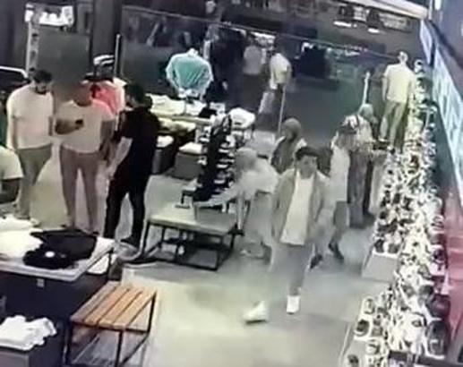 İstanbul - Avcılar’da telefon hırsızlığı güvenlik kamerasında