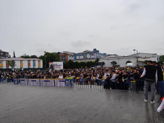 Küçükçekmece'de dev ekranda maç keyfi