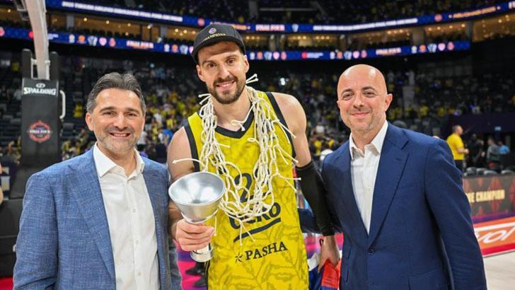 Nigel Hayes-Davis ve Khem Birch'e THY'den mil ödülü