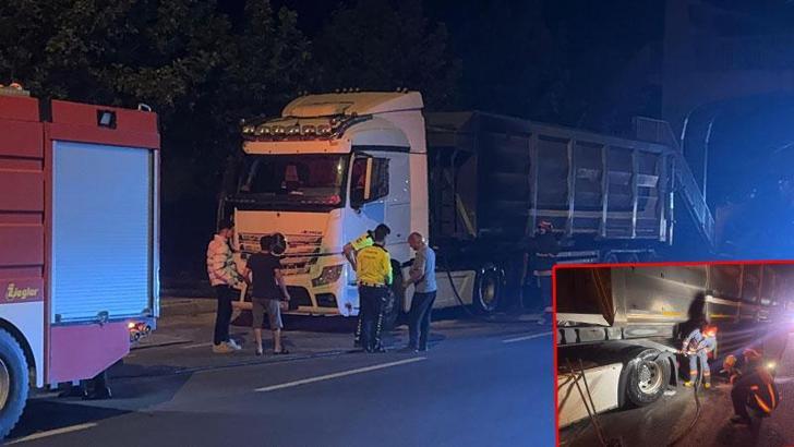 Pamukova'da seyir halindeki TIR alev aldı