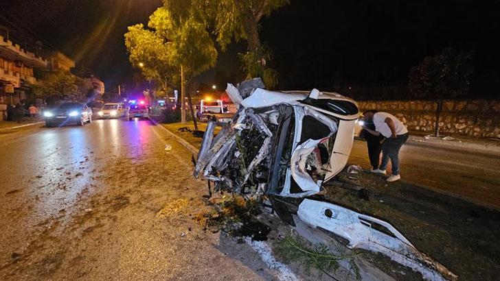 Adana'da otomobil, taksiye çarptı; 5 yaralı