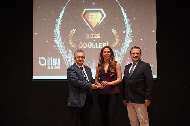 Türkiye İtibar Endeksi 2025 sonuçlarına göre markalar ödüllerine kavuştu