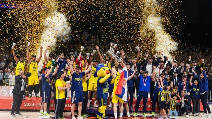 Fenerbahçe Beko EuroLeague Şampiyonu oldu, sporcular ve futbol takımından kutlamalar geldi