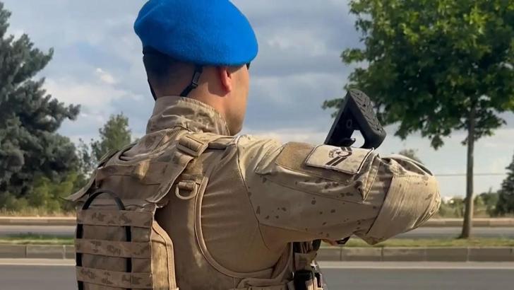 Şanlıurfa’da yolcu otobüsünde bozuk et ve kaçak içki ele geçirildi