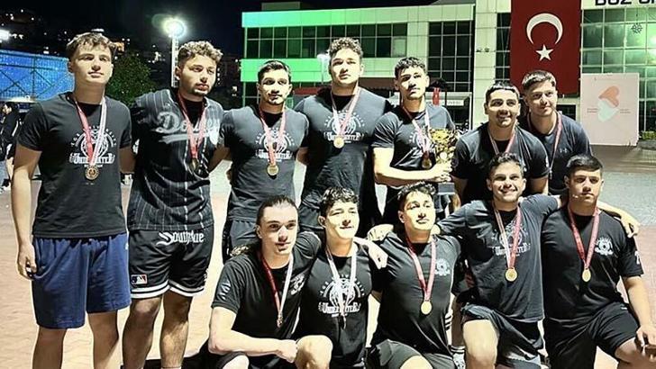 Ege Üniversitesi Sualtı Ragbisi takımlarından çifte şampiyonluk