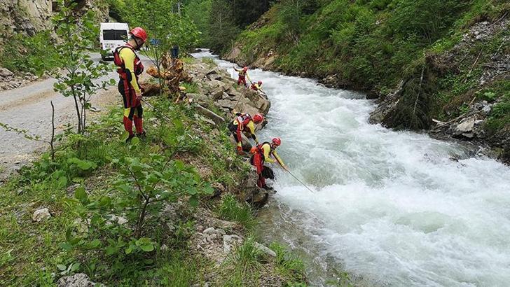 Trabzon'da derede kaybolan çocuk aranıyor