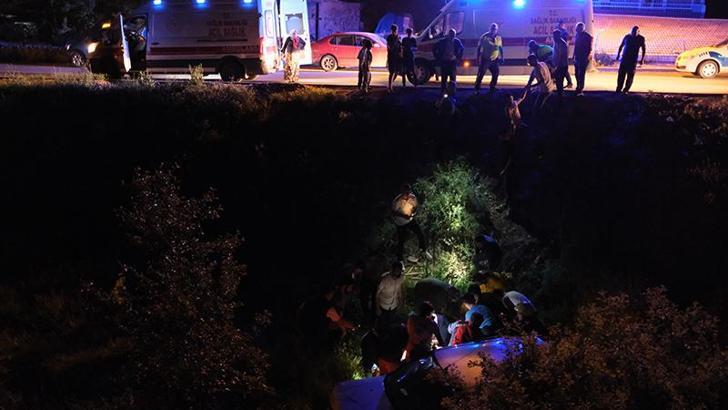 Kayseri'de otomobil, dere yatağına düştü; 5 yaralı